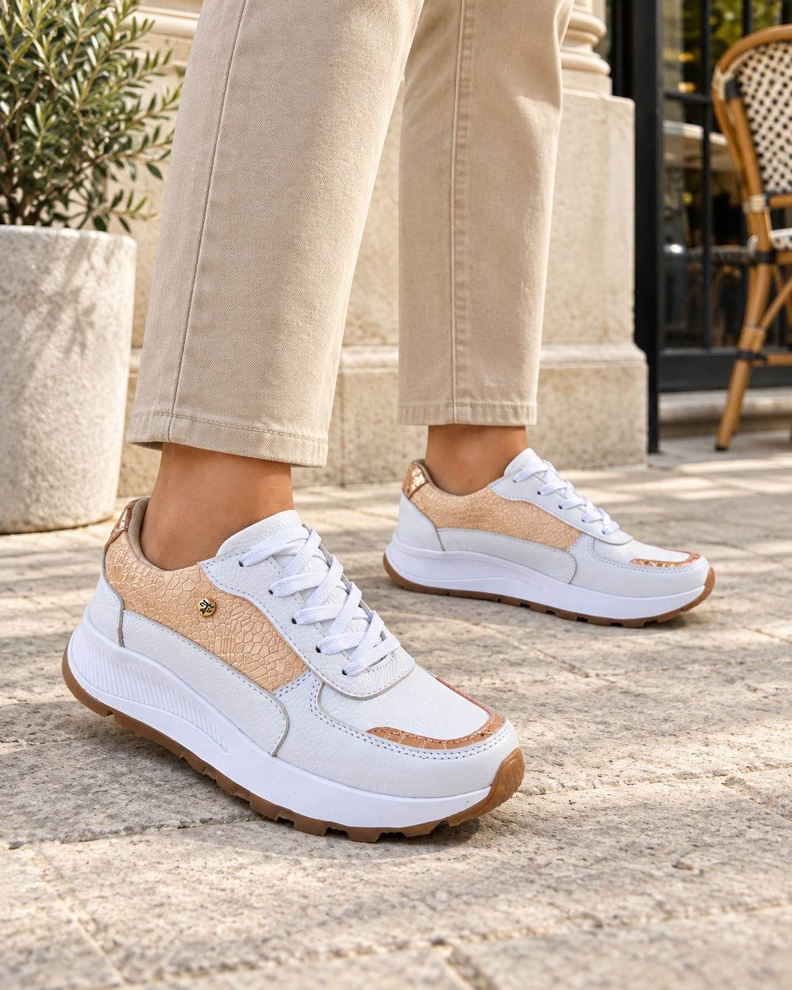 Vista de catálogo generada · Tenis Sevilla Blanco Oro Rosa · sevilla-lifestyle · 2026-10-21
