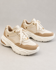 Vista de catálogo generada · Tenis Gamboa Beige · gamboa-studio · 2026-10-21