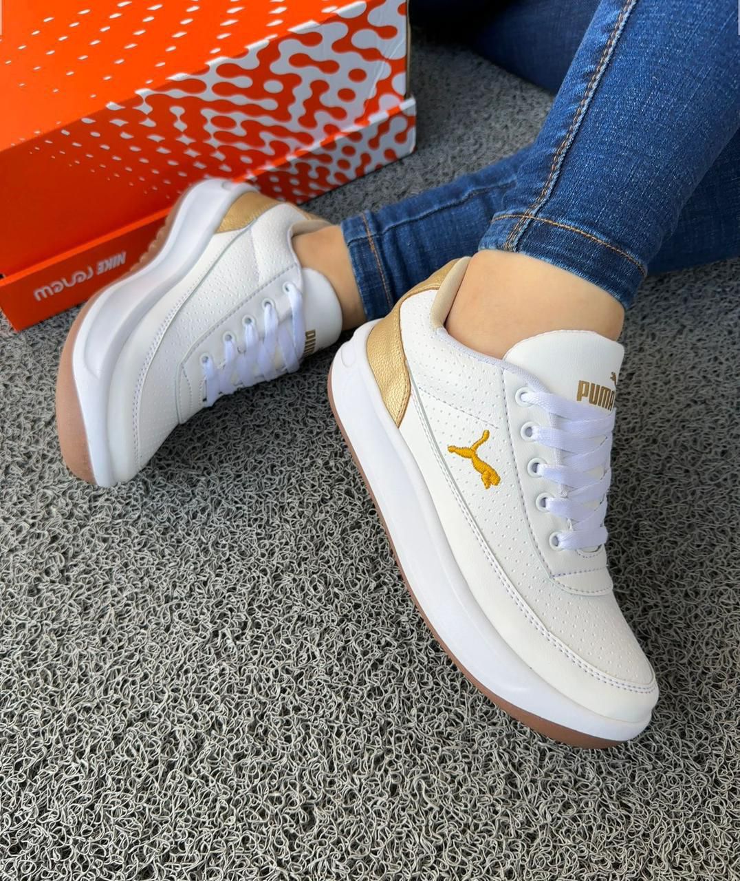 Tenis Puma California para Dama - DORADO