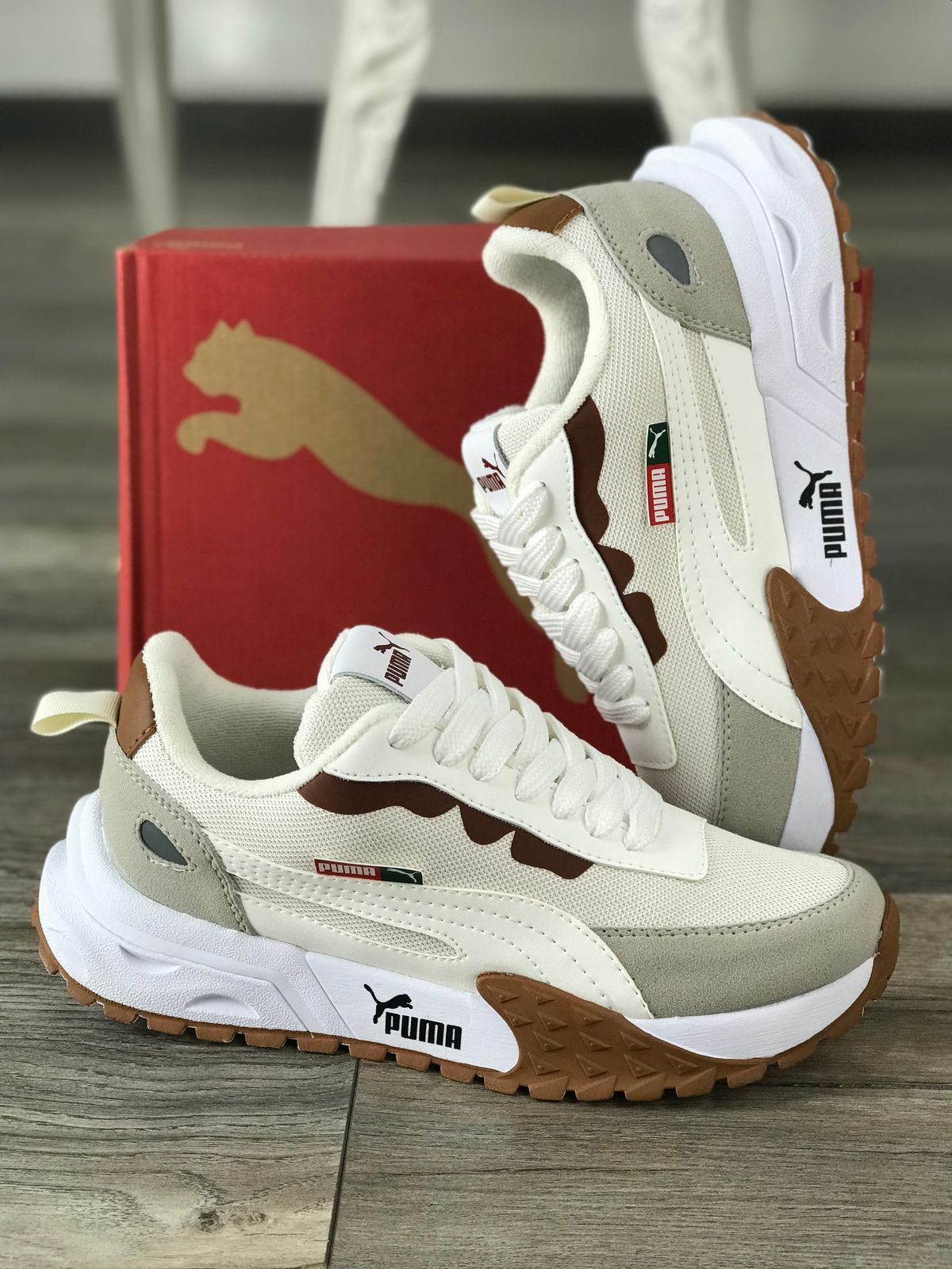 Tenis Puma Ferrari para Caballero - Blanco Marrón